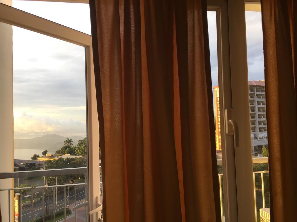טגאיטאי Ron'S Condo Overlooking The Lake מראה חיצוני תמונה