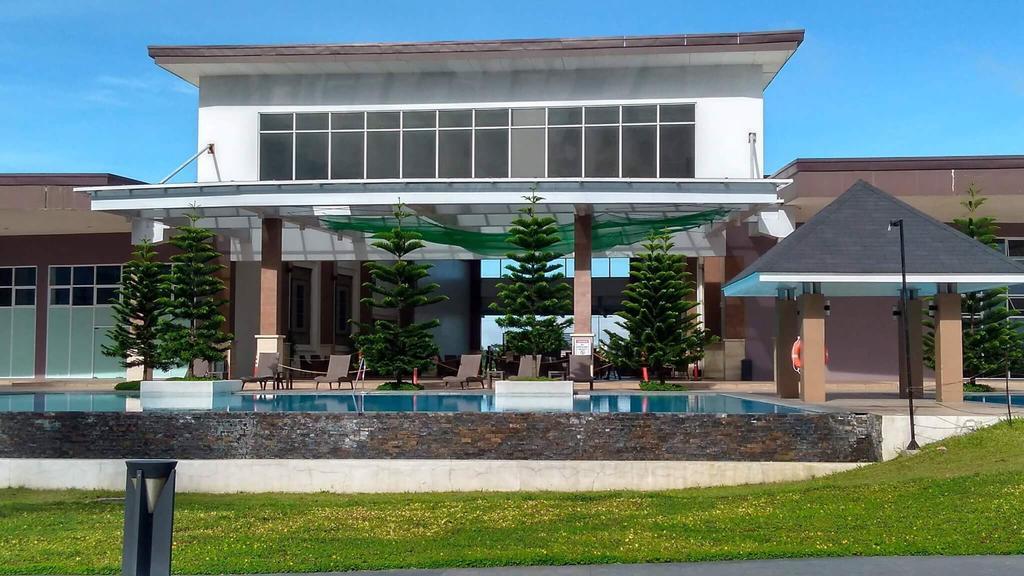 טגאיטאי Ron'S Condo Overlooking The Lake מראה חיצוני תמונה
